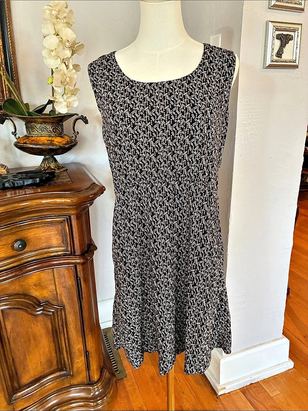 KAVU Geometric Mini Dress in Navy & White Size Medium